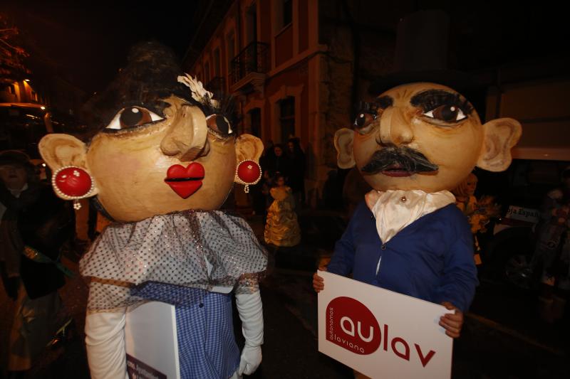 La diversión explota en las calles de Laviana con la celebración de la fiesta