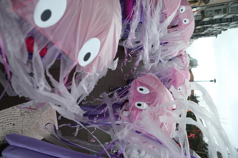 Los vecinos del concejo eligieron el séptimo arte para como inspiración de unos disfraces que lucieron pese a la lluvia