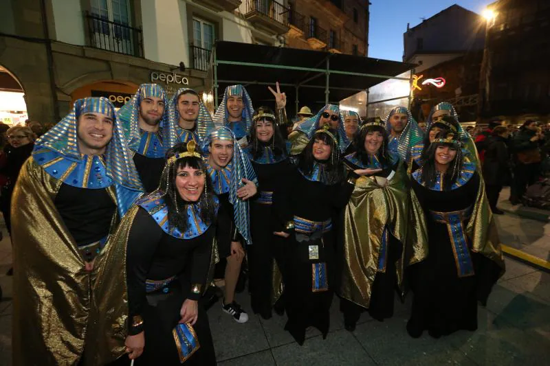 El preso resucitado, Puigdemont y las obras de Santa Apolonia centraron coplas de las murgas triunfadoras en el festival, que fue presentado por La Terremoto de Alcorcón y seguido por un numeroso público.