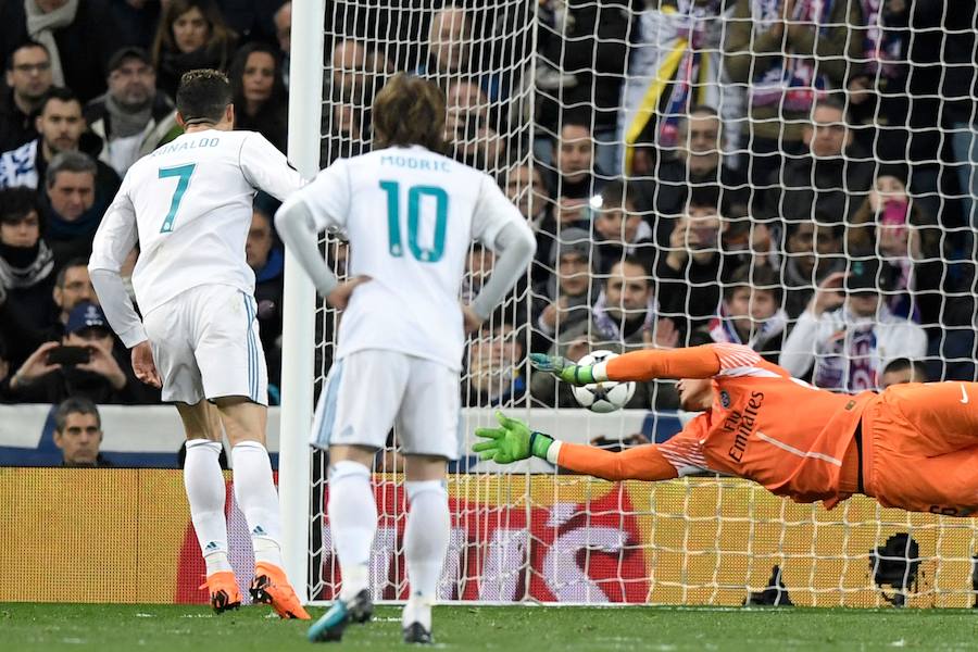 El Real Madrid deja contra las cuerdas al PSG tras una remontada heroica y otro doblete del portugués Cristiano Ronaldo (3-1).