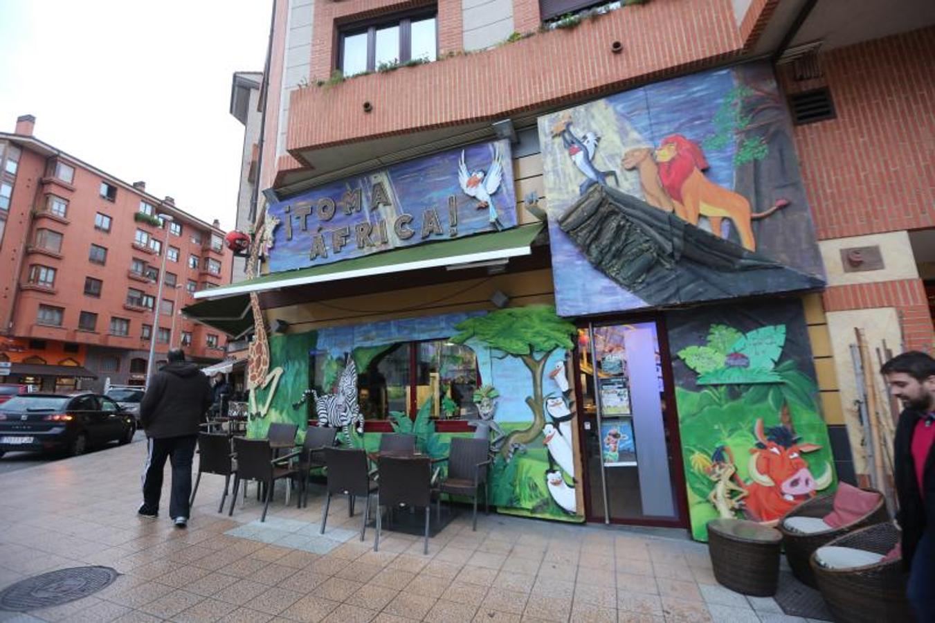 El Populart, en la plaza de El Carbayedo, ha vuelto a ganar este año el concurso de chigres antroxaos