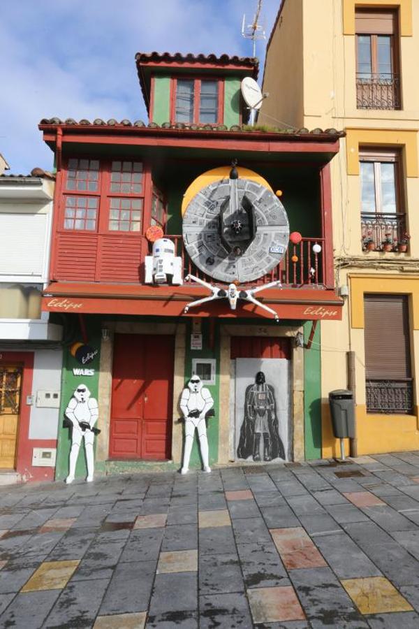 El Populart, en la plaza de El Carbayedo, ha vuelto a ganar este año el concurso de chigres antroxaos