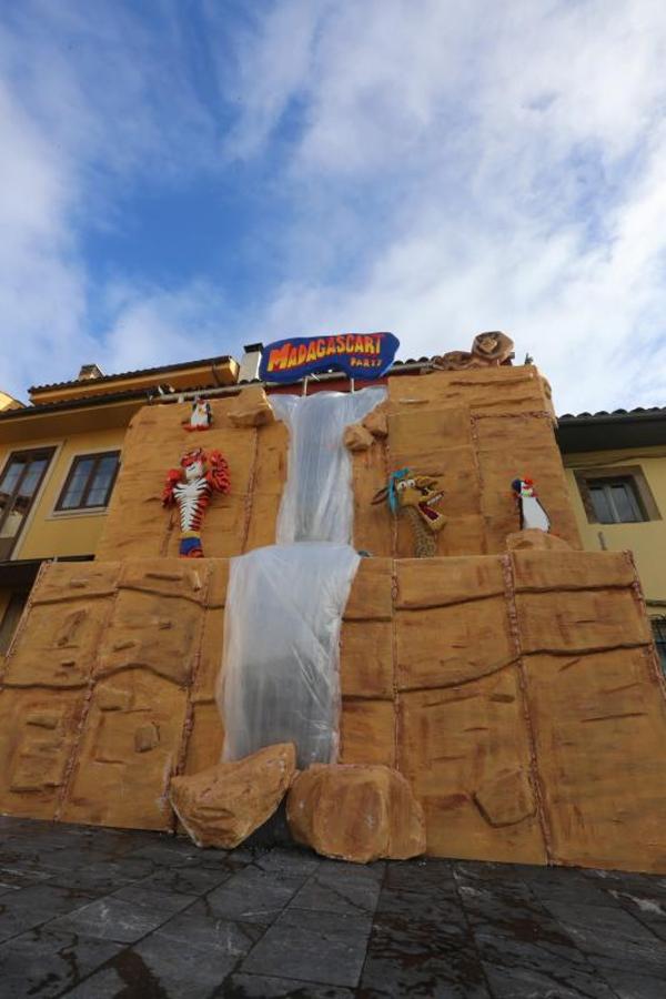 El Populart, en la plaza de El Carbayedo, ha vuelto a ganar este año el concurso de chigres antroxaos