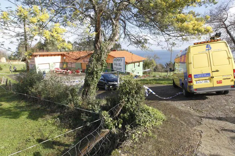 . El restaurante no aguantó la cimentación, se ve una inclinación de unos treinta centímetros