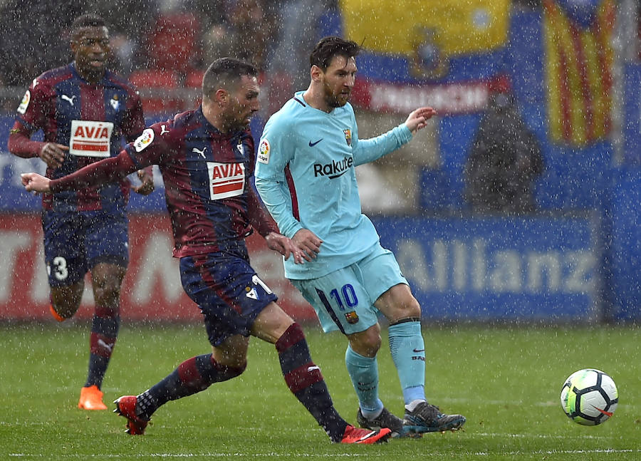 Tras dos empates consecutivos, el líder se reencontró con la victoria en Ipurua gracias a los tantos de Luis Suárez y Jordi Alba. 