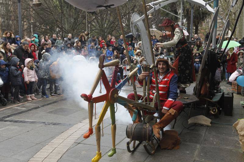 La inauguración oficial del festival repite éxito de público de la jornada previa pese a las inclemencias