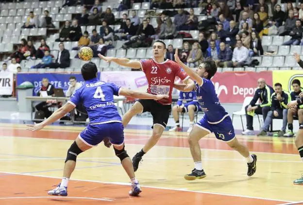 Hugo de la Puente, en un partido de esta temporada. 