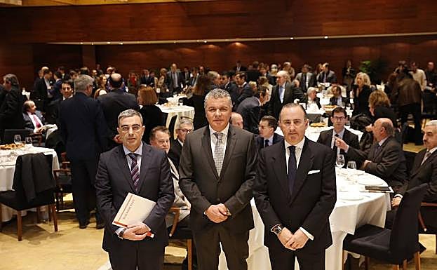 Marcelino Gutiérrez, Belarmino Feito y Pablo Junceda. 