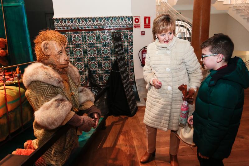 Las creaciones que las compañías participantes en Feten presentan estos días en Gijón siguen haciendo las delicias de los más pequeños, que se ven arrastrados por la creatividad de su puesta en escena.