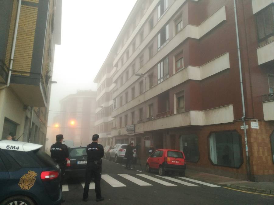 Un fallecido y dos heridos muy graves, entre ellos una niña de 5 años, en un incendio en El Berrón