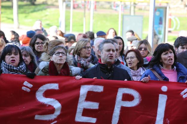 Manifestación la pasada semana en Llaranes. 