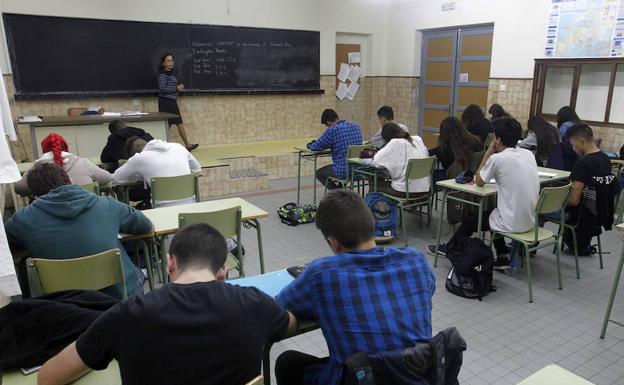 Escolares de 24 centros participan en las fases de zona de la Liga de Debates