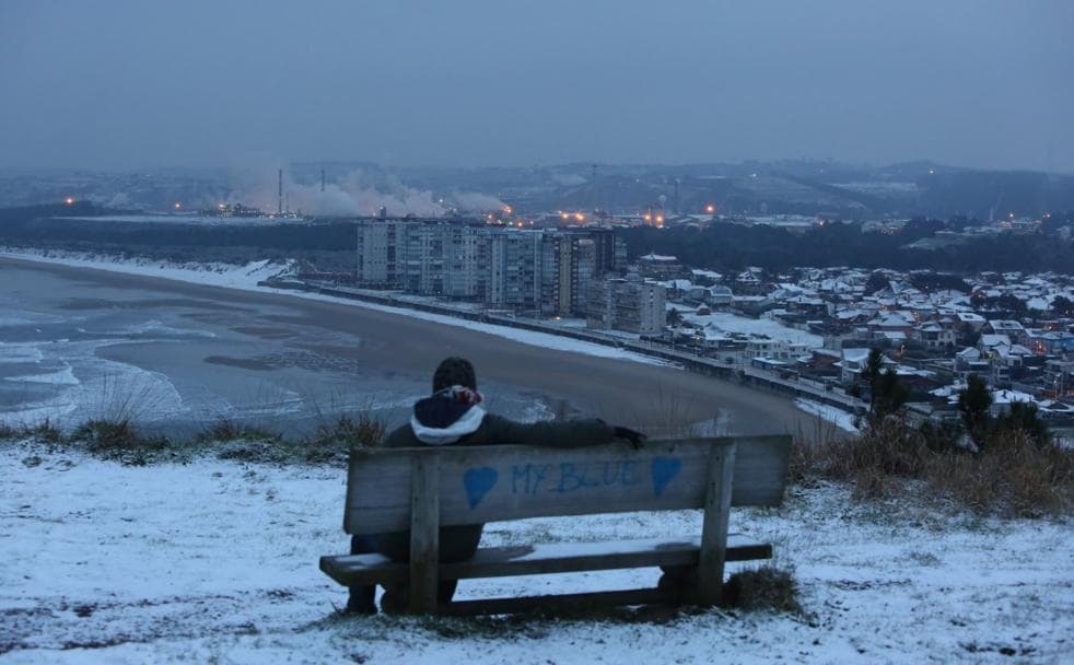 El tiempo en Asturias: Frío en el inicio de un puente festivo para el que  se espera lluvia y poca nieve