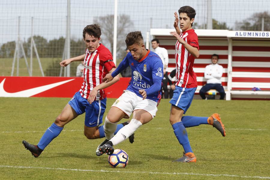 Fotos: El Sporting se lleva la victoria ante el Oviedo en el derbi juvenil