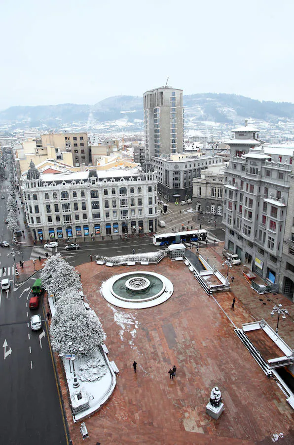 Imágenes tomadas desde los lugares más altos de la capital del Principado. Vista desde El Termómetro.