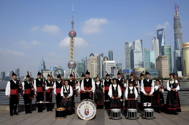 La Banda de Gaitas de Corvera en China. 