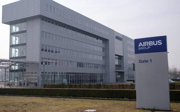 Entrada al edificio del grupo Airbus en Bremen. 