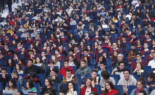 Imagen. Más de 2.300 estudiantes de Bachillerato asistieron a las jornadas de orientación universitaria. 