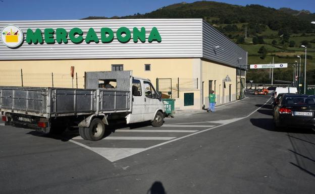 Supermercado Mercadona en Pola de Lena.