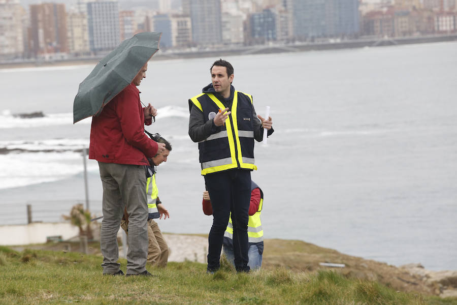 Fotos: Dispositivo de búsqueda en Gijón de Lorena Torrre, la mujer desaparecida