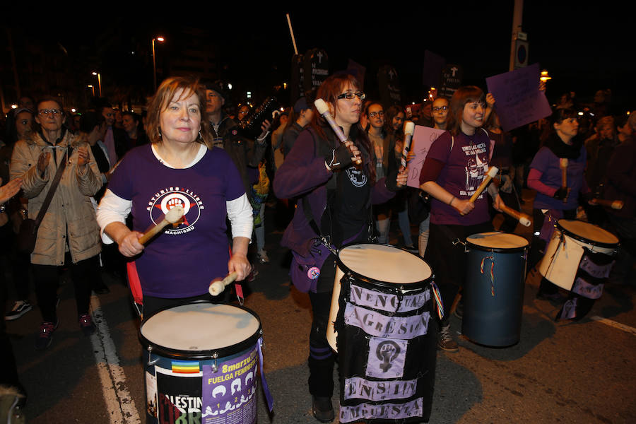 Asturias celebra el Día Internacional de la Mujer en las calles de Gijón en la primera huelga general feminista convocada bajo el lema 'Si nosotras paramos, se para el mundo'