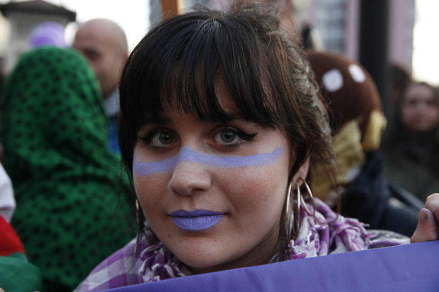 Asturias celebra el Día Internacional de la Mujer en las calles de Gijón en la primera huelga general feminista convocada bajo el lema 'Si nosotras paramos, se para el mundo'