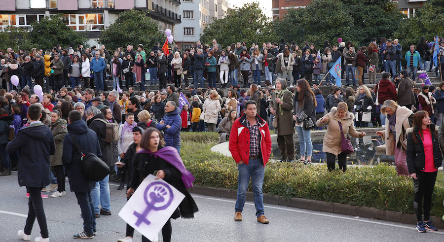 Asturias celebra el Día Internacional de la Mujer en las calles de Gijón en la primera huelga general feminista convocada bajo el lema 'Si nosotras paramos, se para el mundo'