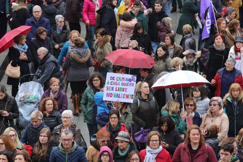 Fotos: Concentración en Avilés por el 8-M