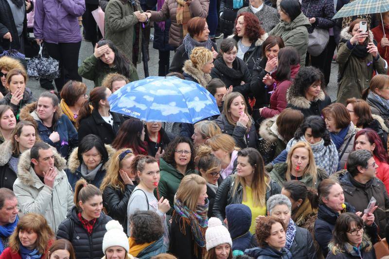 Fotos: Concentración en Avilés por el 8-M