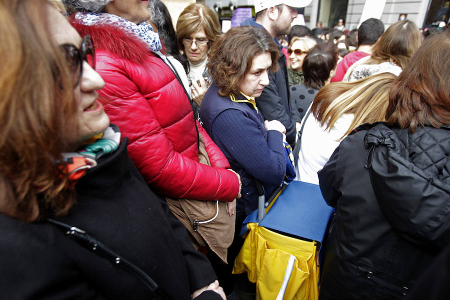 Fotos: Lleno total en la plaza Mayor de Oviedo por el 8-M