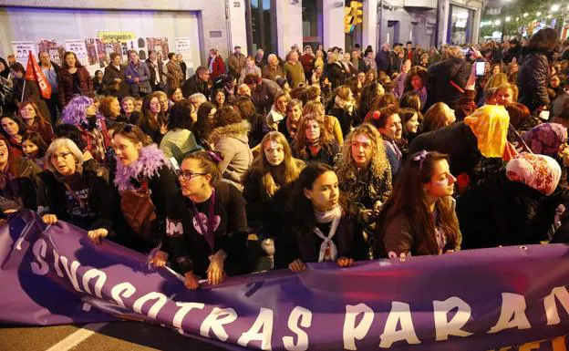 La huelga feminista del 8-M en Asturias: directo, fotos y últimas noticias
