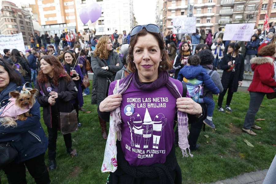 Asturias celebra el Día Internacional de la Mujer en las calles de Gijón en la primera huelga general feminista convocada bajo el lema 'Si nosotras paramos, se para el mundo'