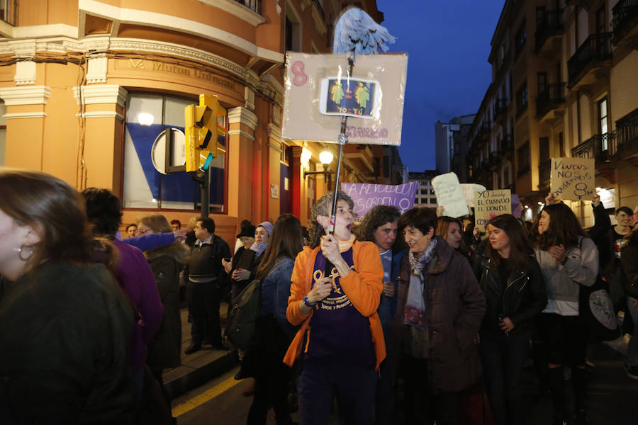 Asturias celebra el Día Internacional de la Mujer en las calles de Gijón en la primera huelga general feminista convocada bajo el lema 'Si nosotras paramos, se para el mundo'