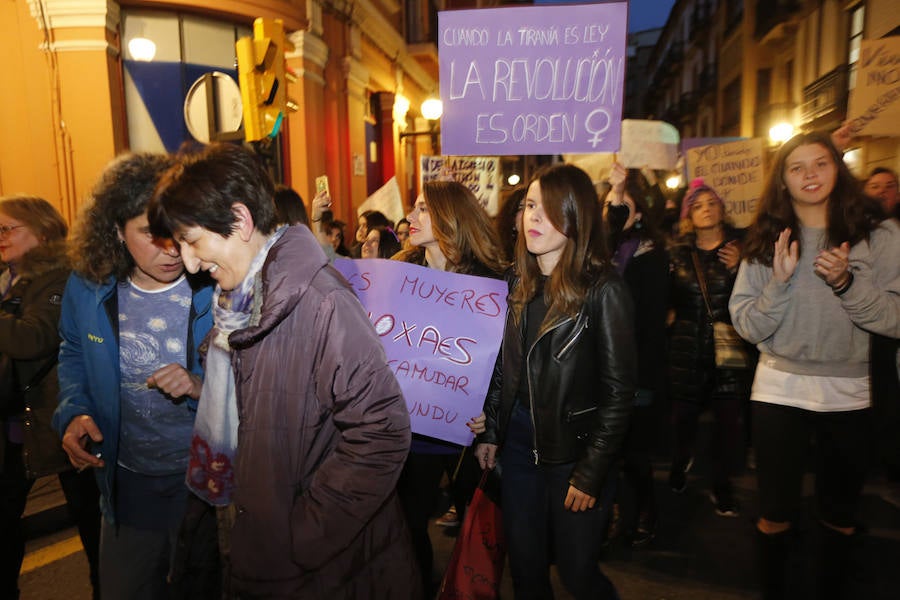 Asturias celebra el Día Internacional de la Mujer en las calles de Gijón en la primera huelga general feminista convocada bajo el lema 'Si nosotras paramos, se para el mundo'