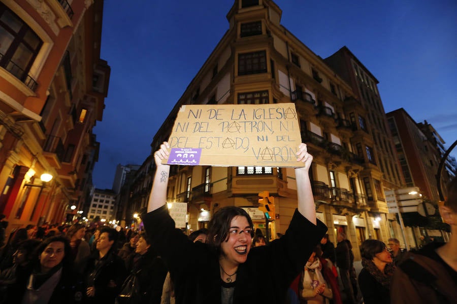 Asturias celebra el Día Internacional de la Mujer en las calles de Gijón en la primera huelga general feminista convocada bajo el lema 'Si nosotras paramos, se para el mundo'