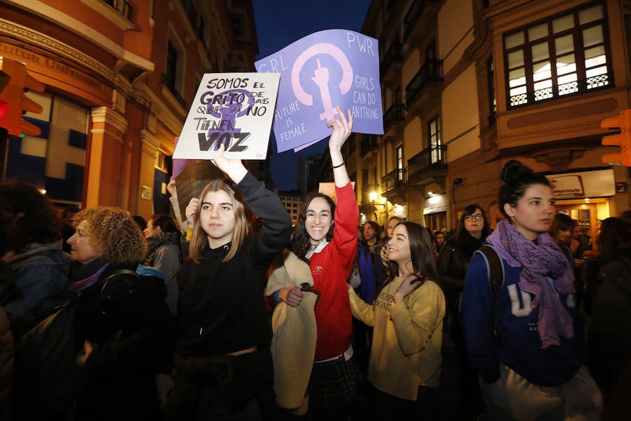 Asturias celebra el Día Internacional de la Mujer en las calles de Gijón en la primera huelga general feminista convocada bajo el lema 'Si nosotras paramos, se para el mundo'