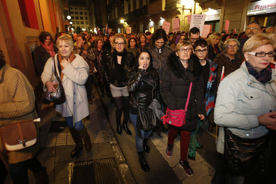 Asturias celebra el Día Internacional de la Mujer en las calles de Gijón en la primera huelga general feminista convocada bajo el lema 'Si nosotras paramos, se para el mundo'