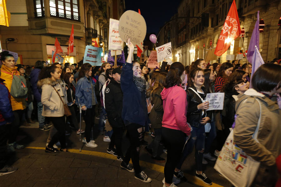 Asturias celebra el Día Internacional de la Mujer en las calles de Gijón en la primera huelga general feminista convocada bajo el lema 'Si nosotras paramos, se para el mundo'