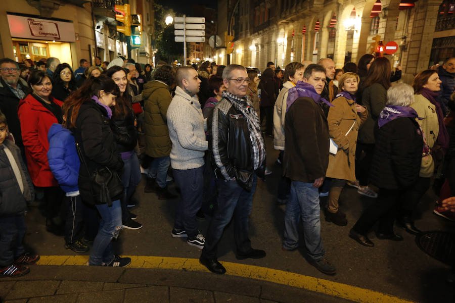 Asturias celebra el Día Internacional de la Mujer en las calles de Gijón en la primera huelga general feminista convocada bajo el lema 'Si nosotras paramos, se para el mundo'