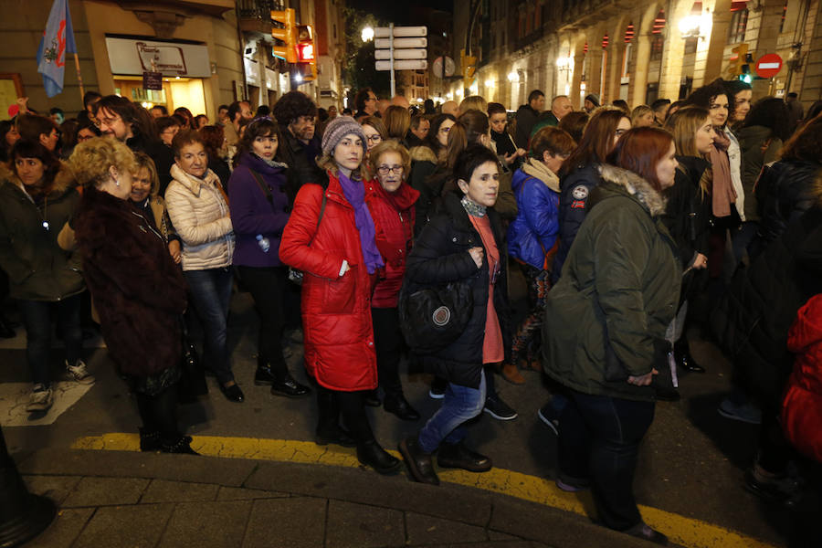 Asturias celebra el Día Internacional de la Mujer en las calles de Gijón en la primera huelga general feminista convocada bajo el lema 'Si nosotras paramos, se para el mundo'