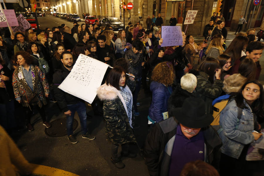 Asturias celebra el Día Internacional de la Mujer en las calles de Gijón en la primera huelga general feminista convocada bajo el lema 'Si nosotras paramos, se para el mundo'
