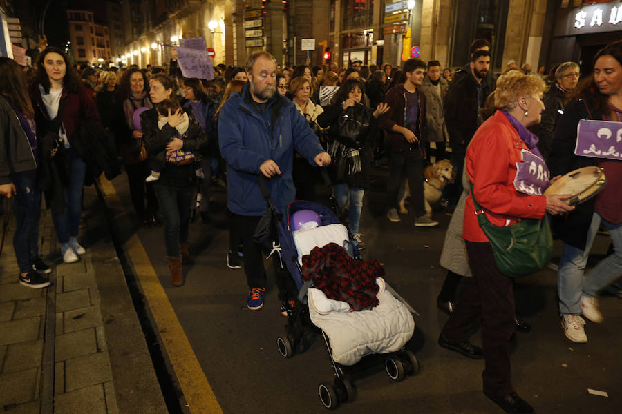 Asturias celebra el Día Internacional de la Mujer en las calles de Gijón en la primera huelga general feminista convocada bajo el lema 'Si nosotras paramos, se para el mundo'