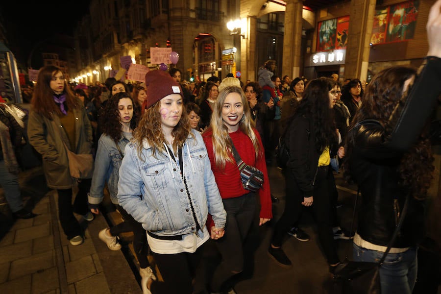 Asturias celebra el Día Internacional de la Mujer en las calles de Gijón en la primera huelga general feminista convocada bajo el lema 'Si nosotras paramos, se para el mundo'