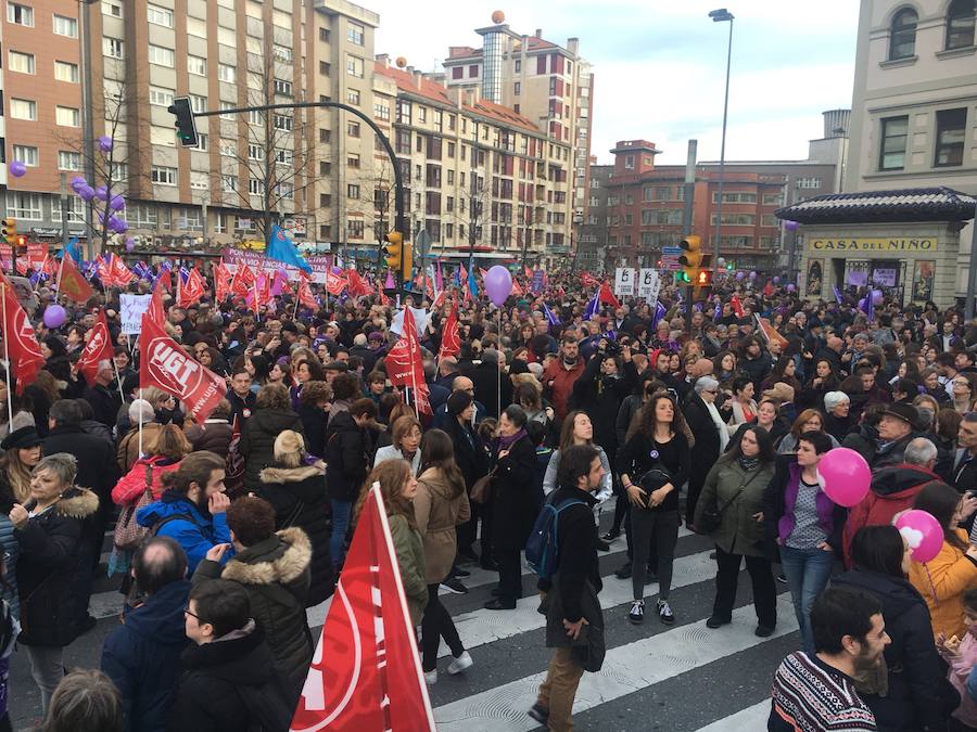 Asturias celebra el Día Internacional de la Mujer en las calles de Gijón en la primera huelga general feminista convocada bajo el lema 'Si nosotras paramos, se para el mundo'