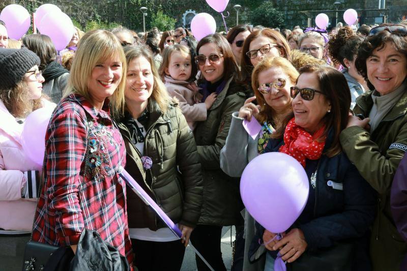 Pasacalles nocturnos en Oviedo, Gijón y Avilés y piquetes informativos en calles y espacios públicos. Así ha comenzado la jornada de huelga del 8 de marzo en Asturias.