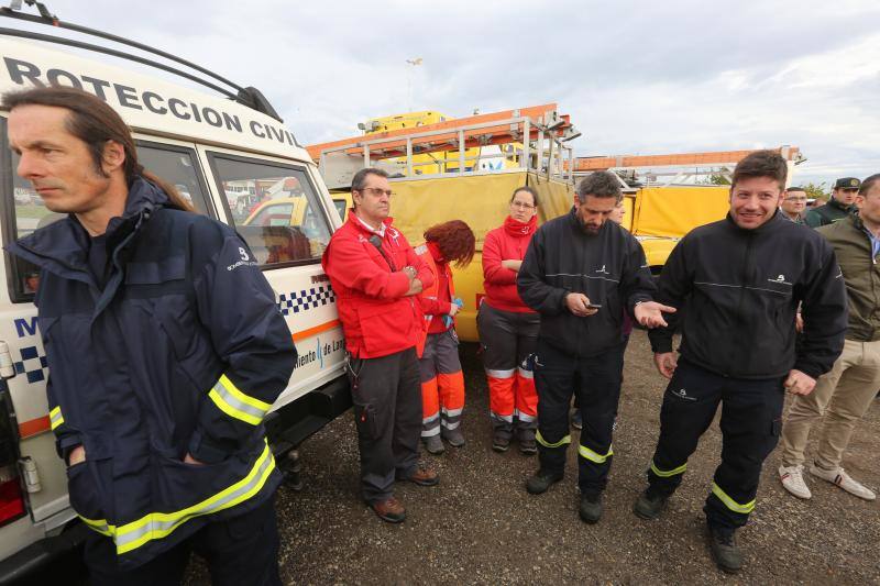 Unas 150 personas han acudido a la llamada para tratar de localizar a la mujer desaparecida. 