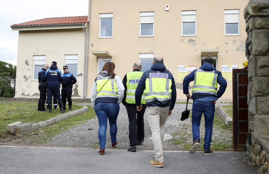 Fotos: Amplio dispositivo de búsqueda en Gijón para encontrar a Lorena Torre