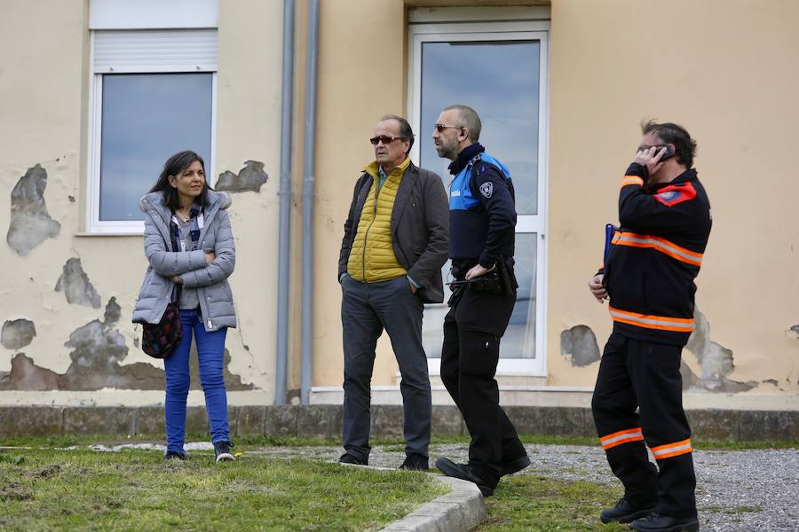 La búsqueda de Lorena Torre se ha reanudado este viernes. Más de cuarenta efectivos participan en el operativo, que rastrea la costa de Gijón en busca de algún indicio sobre la mujer, que desapareció el pasado día 1. 