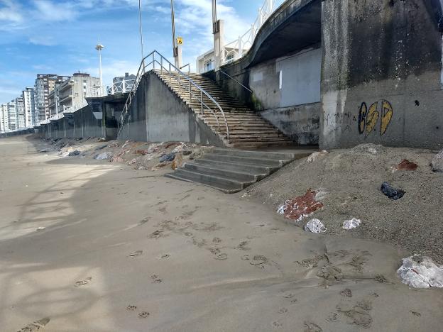 Imagen que presentaba ayer el área central de la playa. :: LVA