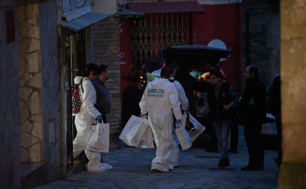 Finaliza tras más de diez horas el registro de la casa del presunto asesino de Paz Fernández